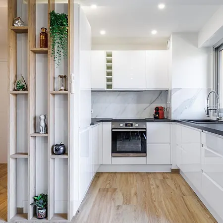 Le Mediterranee-centre-climatisation Apartman *