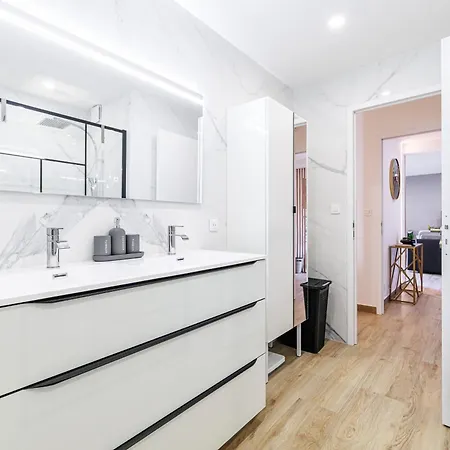 Le Mediterranee-centre-climatisation Apartman