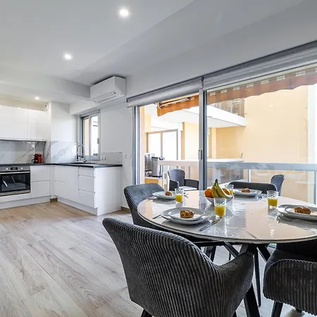 Le Mediterranee-centre-climatisation Apartman *